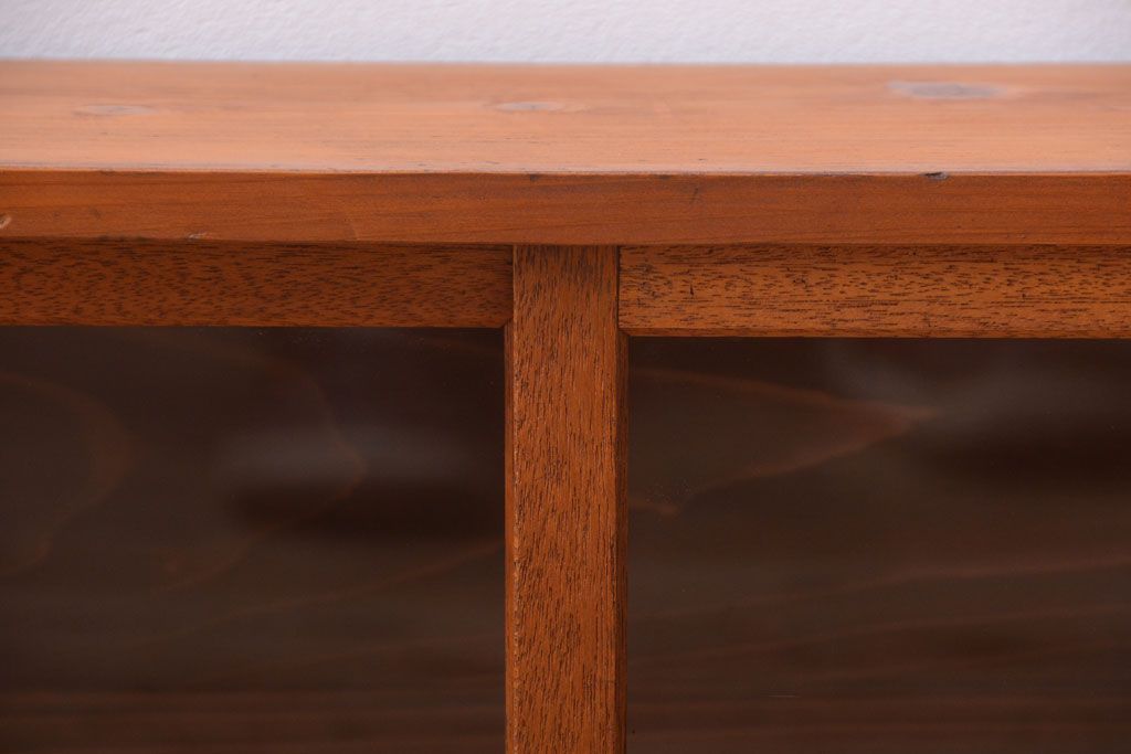 アンティーク家具　アンティーク　小ぶりでシンプルなローボード(テレビボード)(2)