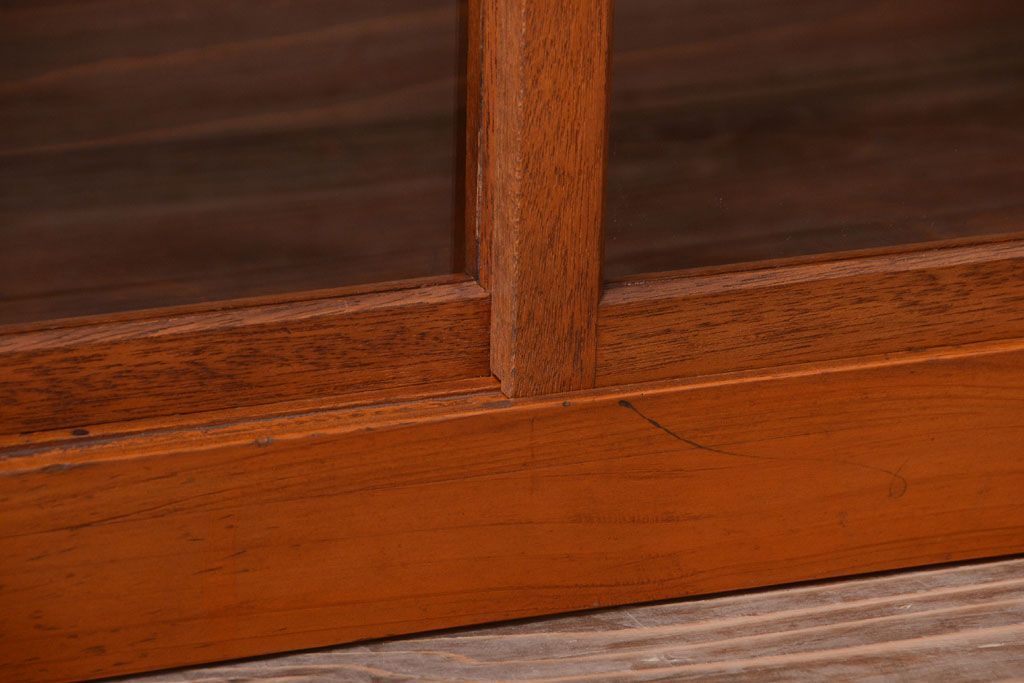 アンティーク家具　アンティーク　小ぶりでシンプルなローボード(テレビボード)(2)