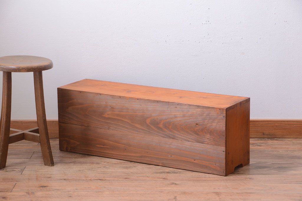 アンティーク家具　アンティーク　小ぶりでシンプルなローボード(テレビボード)(2)