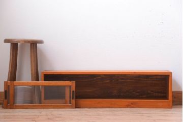 アンティーク家具　アンティーク　小ぶりでシンプルなローボード(テレビボード)(3)