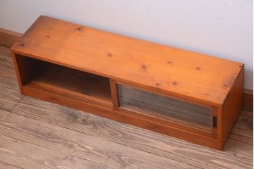 アンティーク家具　アンティーク　小ぶりでシンプルなローボード(テレビボード)(3)