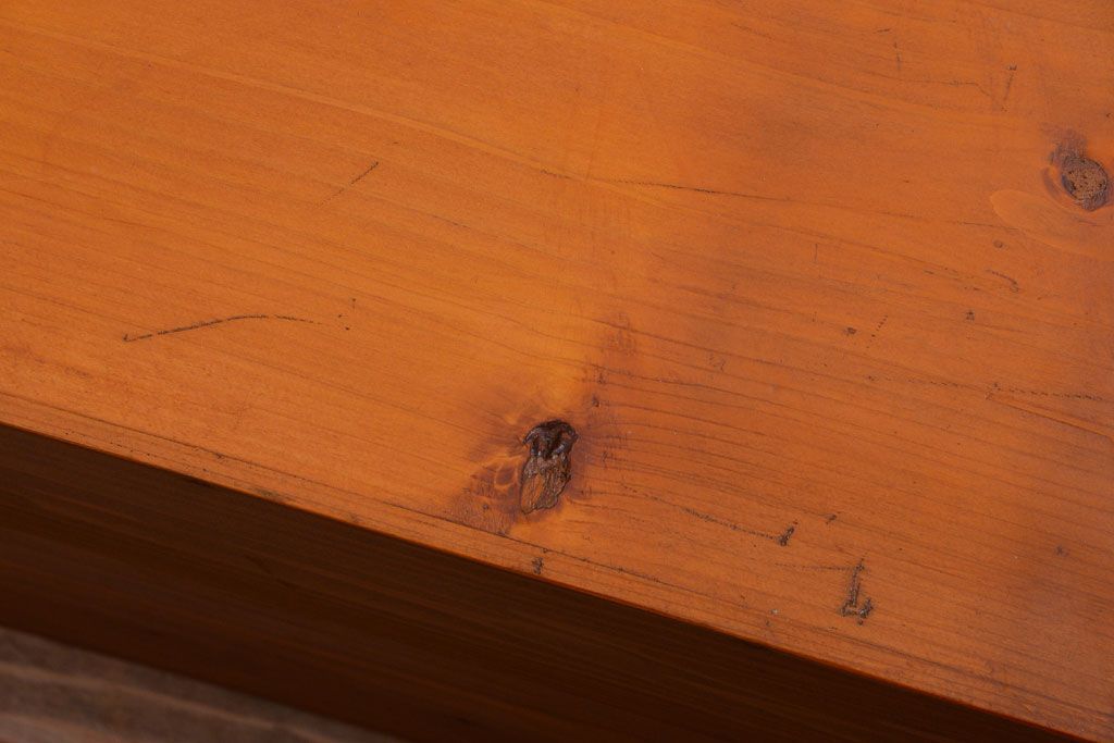 アンティーク家具　アンティーク　小ぶりでシンプルなローボード(テレビボード)(3)