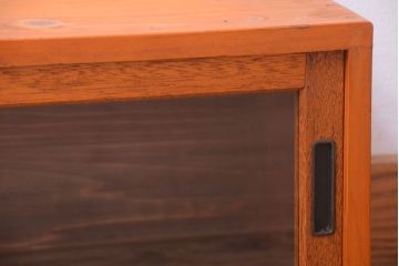 アンティーク家具　アンティーク　小ぶりでシンプルなローボード(テレビボード)(3)