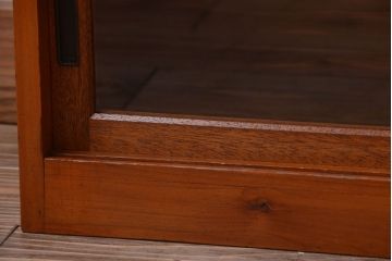 アンティーク家具　アンティーク　小ぶりでシンプルなローボード(テレビボード)(3)