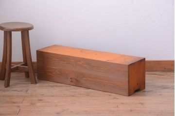 アンティーク家具　アンティーク　小ぶりでシンプルなローボード(テレビボード)(3)