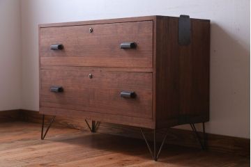 アンティーク家具　和製アンティーク　鉄脚付き!シンプルな桐箪笥ローボード(1、桐たんす)