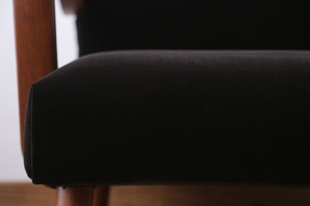 アンティーク家具　アンティーク　シンプルな1人掛けアームソファ(1)