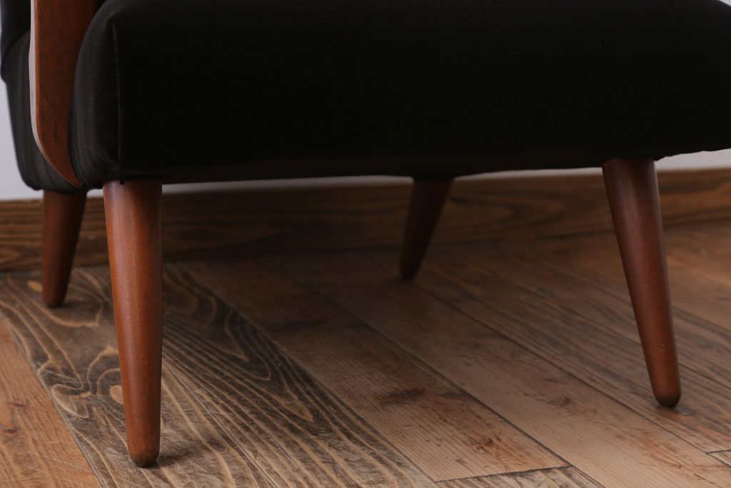 アンティーク家具　アンティーク　シンプルな1人掛けアームソファ(1)