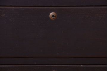アンティーク家具　和製アンティーク　前面栗材の鉄脚付き時代箪笥ローボード(2)