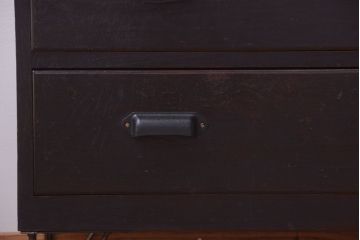 アンティーク家具　和製アンティーク　前面栗材の鉄脚付き時代箪笥ローボード(2)