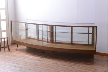 アンティーク家具　和製アンティーク　特大サイズ!モールガラス入りの珍しい曲げガラスショーケース