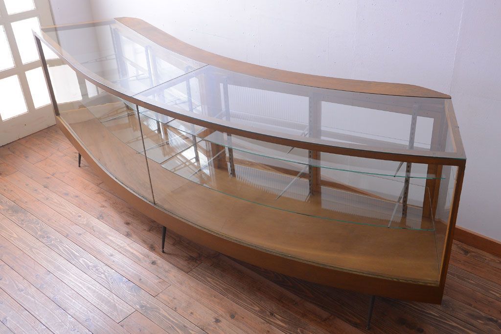 アンティーク家具　和製アンティーク　特大サイズ!モールガラス入りの珍しい曲げガラスショーケース