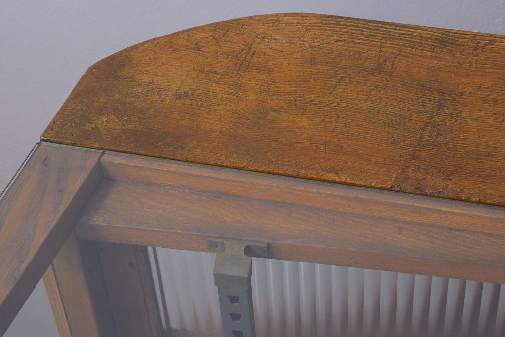 アンティーク家具　和製アンティーク　特大サイズ!モールガラス入りの珍しい曲げガラスショーケース