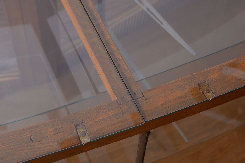 アンティーク家具　和製アンティーク　特大サイズ!モールガラス入りの珍しい曲げガラスショーケース