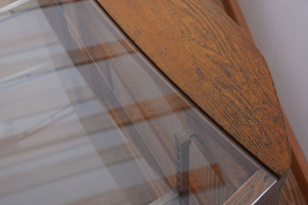 アンティーク家具　和製アンティーク　特大サイズ!モールガラス入りの珍しい曲げガラスショーケース