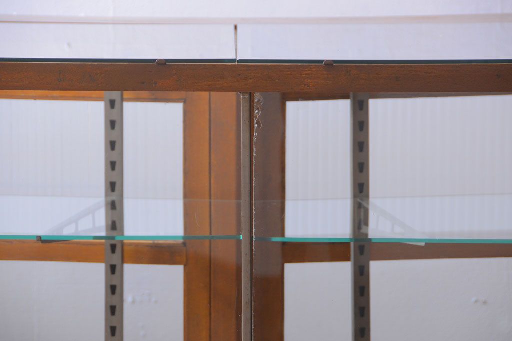 アンティーク家具　和製アンティーク　特大サイズ!モールガラス入りの珍しい曲げガラスショーケース