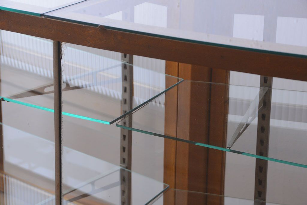 アンティーク家具　和製アンティーク　特大サイズ!モールガラス入りの珍しい曲げガラスショーケース