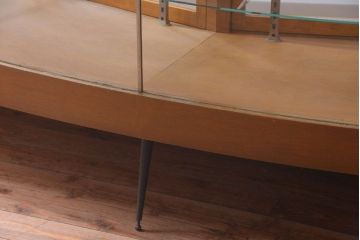 アンティーク家具　和製アンティーク　特大サイズ!モールガラス入りの珍しい曲げガラスショーケース