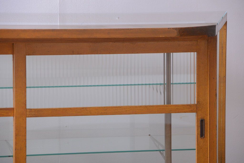 アンティーク家具　和製アンティーク　特大サイズ!モールガラス入りの珍しい曲げガラスショーケース