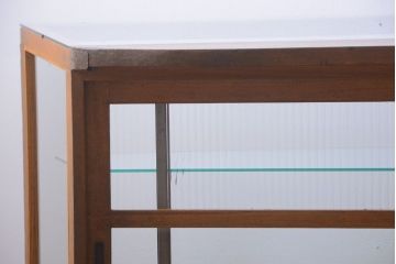 アンティーク家具　和製アンティーク　特大サイズ!モールガラス入りの珍しい曲げガラスショーケース