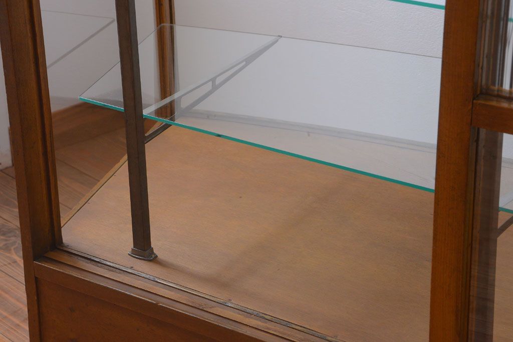 アンティーク家具　和製アンティーク　特大サイズ!モールガラス入りの珍しい曲げガラスショーケース