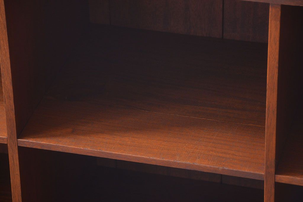 アンティーク家具　和製アンティーク　特大!古い木の重厚なマス目棚(収納棚、飾り棚)