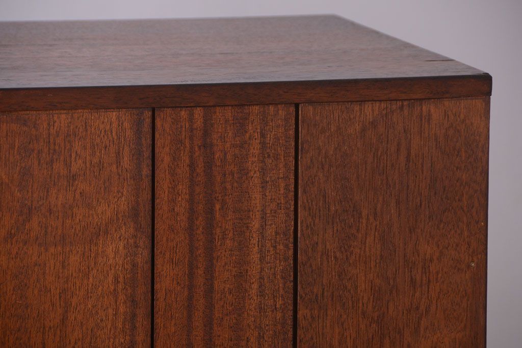 アンティーク家具　和製アンティーク　特大!古い木の重厚なマス目棚(収納棚、飾り棚)