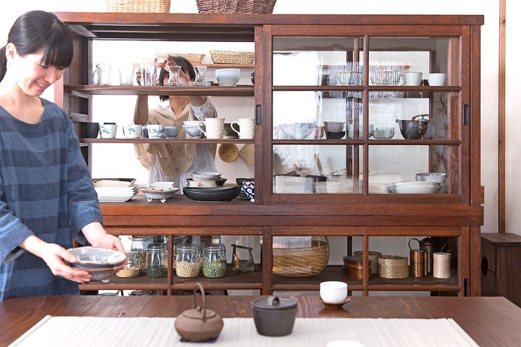 アンティーク家具　アンティーク　二段重ねの大きな両面戸棚