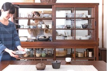 アンティーク家具　アンティーク　二段重ねの大きな両面戸棚