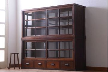 アンティーク家具　アンティーク　二段重ねの大きな両面戸棚