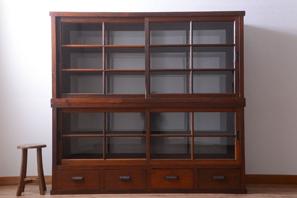 アンティーク家具　アンティーク　二段重ねの大きな両面戸棚