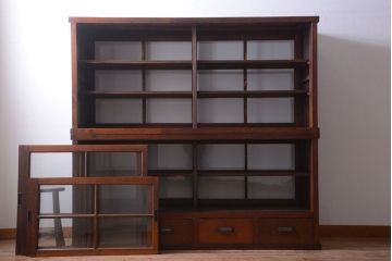 アンティーク家具　アンティーク　二段重ねの大きな両面戸棚