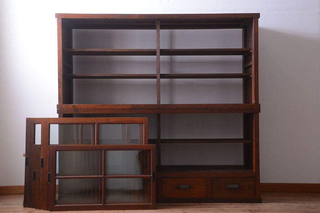 アンティーク家具　アンティーク　二段重ねの大きな両面戸棚