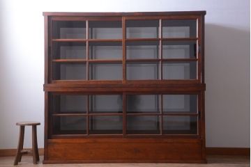 アンティーク家具　アンティーク　二段重ねの大きな両面戸棚