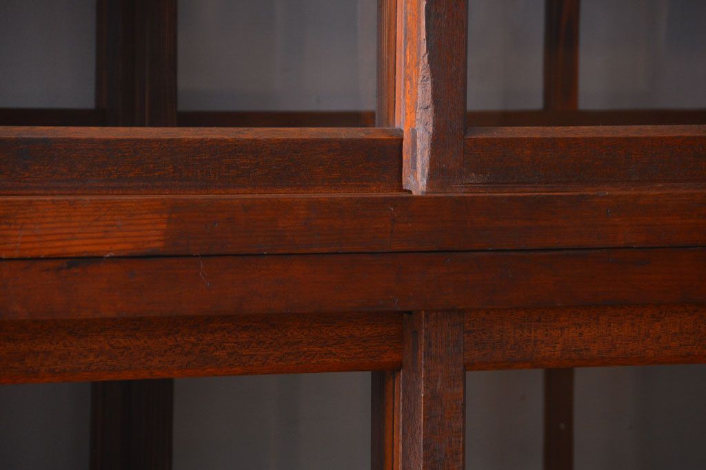 アンティーク家具　アンティーク　二段重ねの大きな両面戸棚