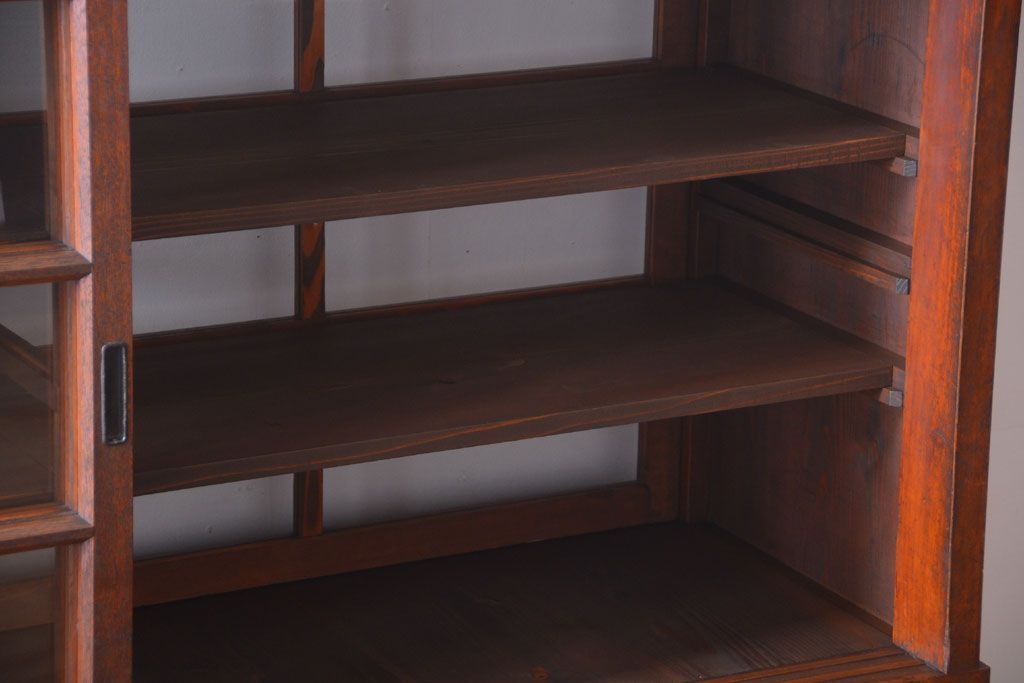 アンティーク家具　アンティーク　二段重ねの大きな両面戸棚