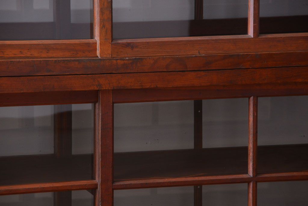 アンティーク家具　アンティーク　二段重ねの大きな両面戸棚