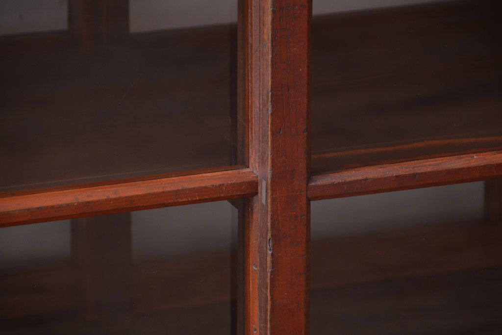 アンティーク家具　アンティーク　二段重ねの大きな両面戸棚