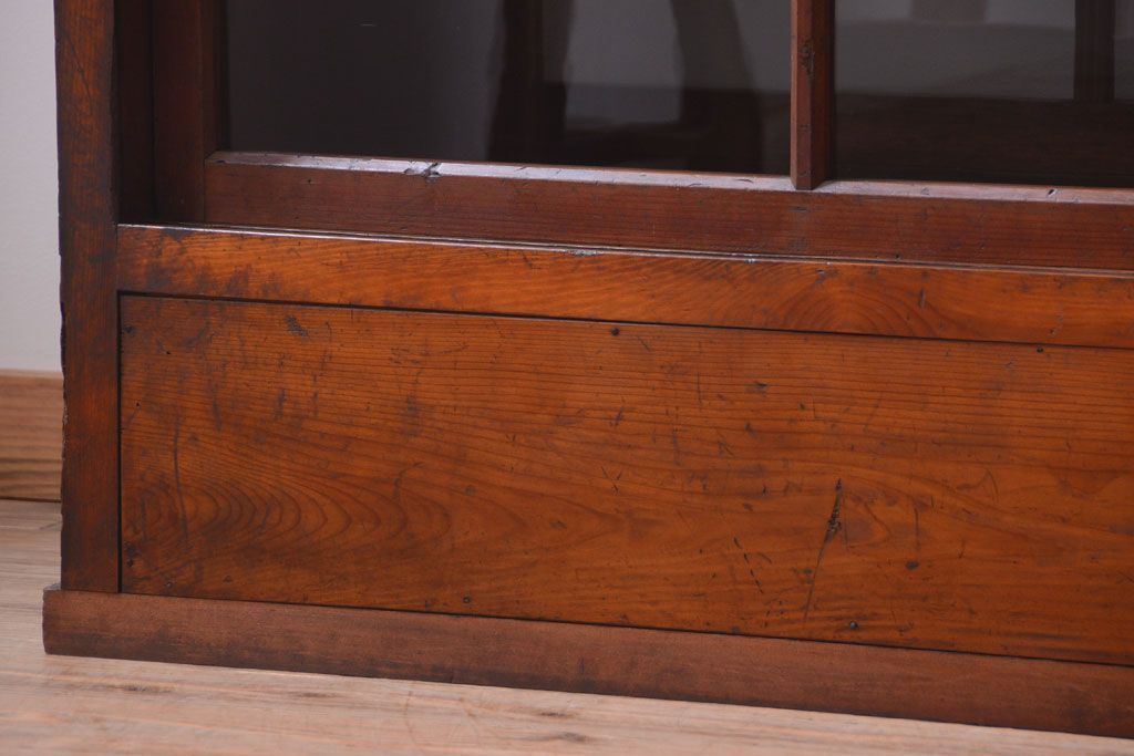 アンティーク家具　アンティーク　二段重ねの大きな両面戸棚