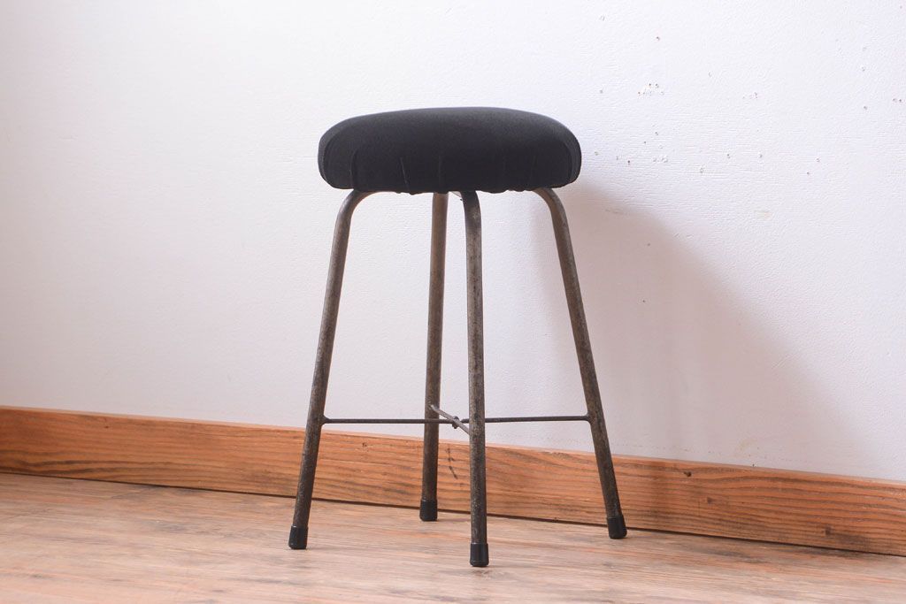 アンティーク家具　和製アンティーク　古い鉄脚のスツール(1)