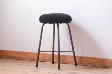 アンティーク家具　和製アンティーク　古い鉄脚のスツール(1)