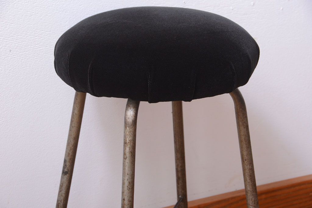 アンティーク家具　和製アンティーク　古い鉄脚のスツール(1)