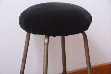 アンティーク家具　和製アンティーク　古い鉄脚のスツール(1)