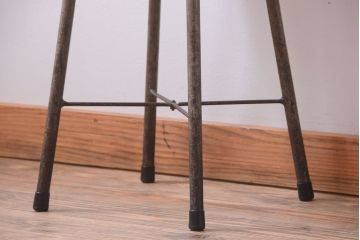 アンティーク家具　和製アンティーク　古い鉄脚のスツール(1)