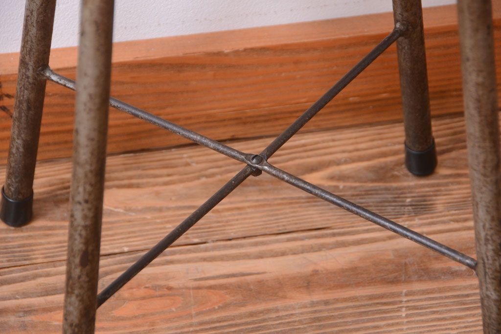 アンティーク家具　和製アンティーク　古い鉄脚のスツール(1)