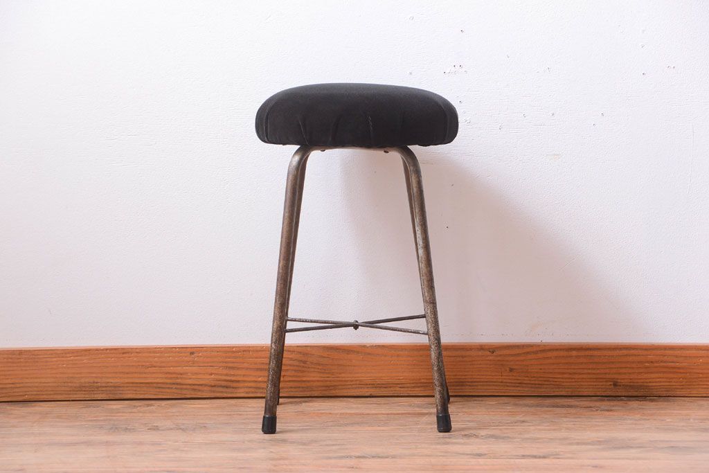 アンティーク家具　和製アンティーク　古い鉄脚のスツール(2)