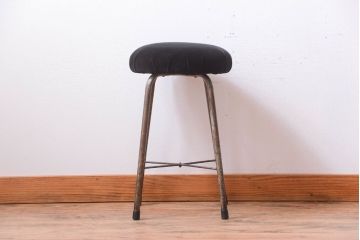 アンティーク家具　和製アンティーク　古い鉄脚のスツール(2)