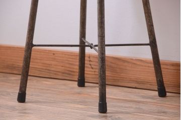 アンティーク家具　和製アンティーク　古い鉄脚のスツール(2)