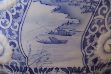 アンティーク雑貨　古民具・骨董　図柄の美しいアンティーク瀬戸火鉢