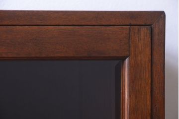 アンティーク家具　和製アンティーク　古い木製の縦型収納棚(ガラス戸棚)